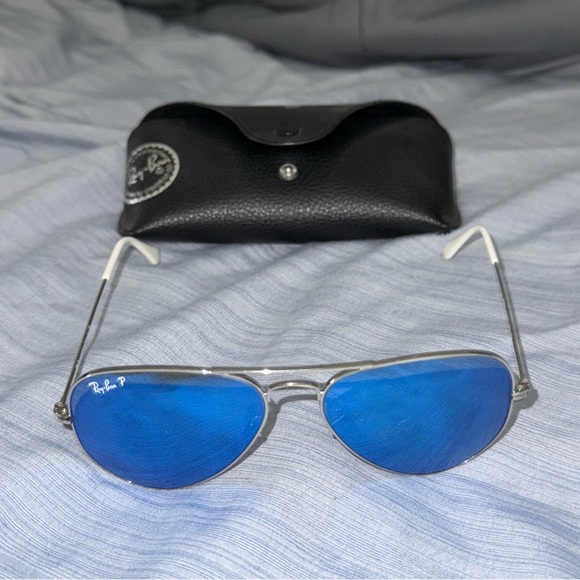 Ray-Ban Aviator Sunglasses - Picture 3 of 10
